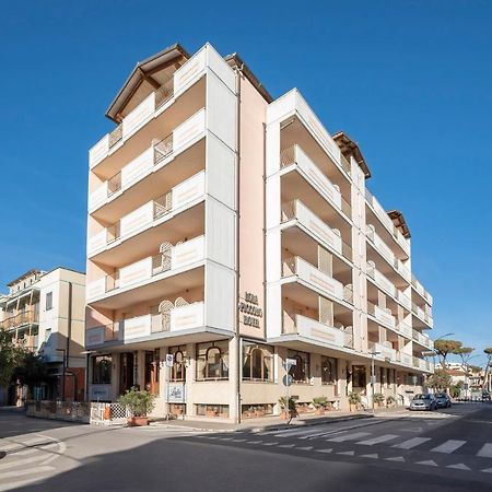Lola Piccolo Hotel E Appartamenti Marina di Grosseto Bagian luar foto