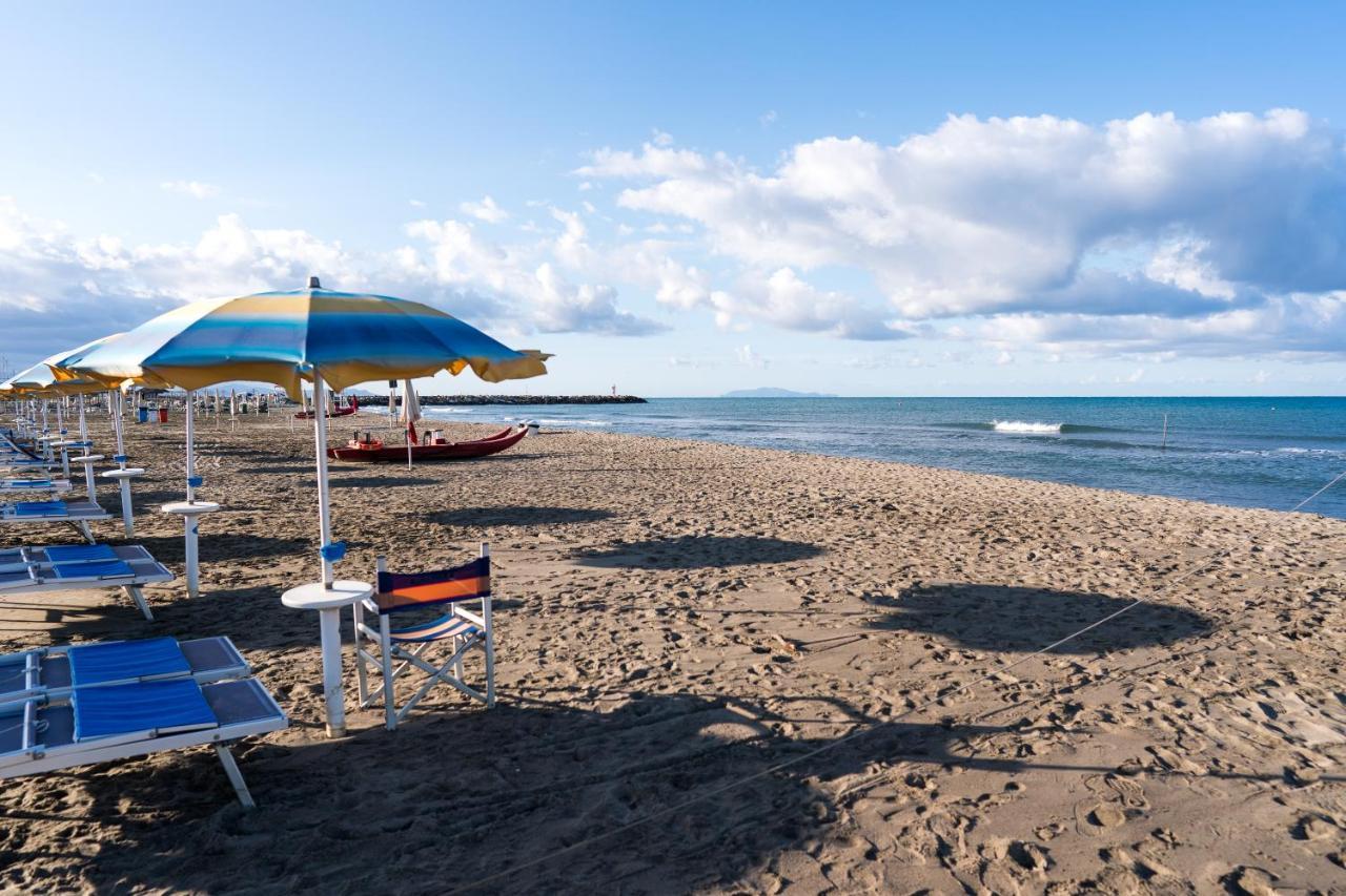 Lola Piccolo Hotel E Appartamenti Marina di Grosseto Bagian luar foto