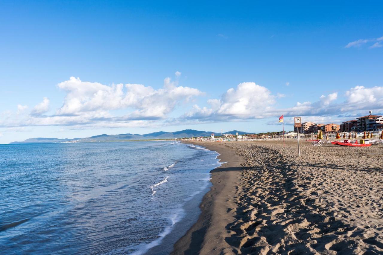 Lola Piccolo Hotel E Appartamenti Marina di Grosseto Bagian luar foto