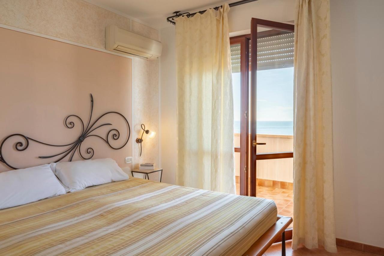 Lola Piccolo Hotel E Appartamenti Marina di Grosseto Bagian luar foto