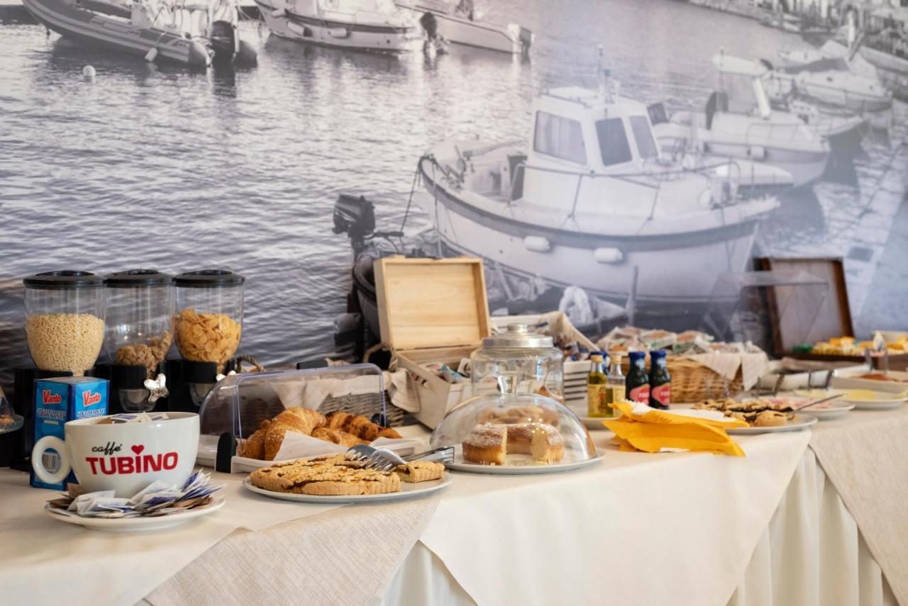 Lola Piccolo Hotel E Appartamenti Marina di Grosseto Bagian luar foto