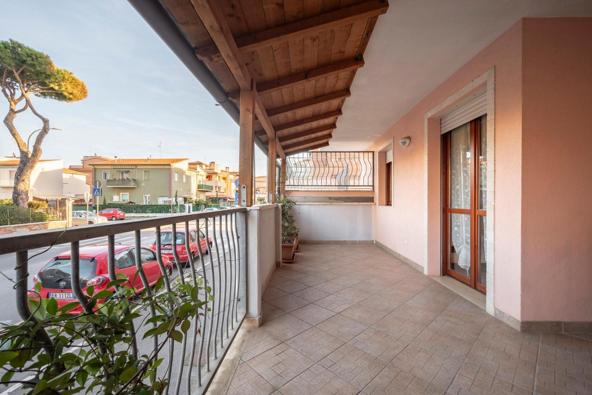 Lola Piccolo Hotel E Appartamenti Marina di Grosseto Bagian luar foto