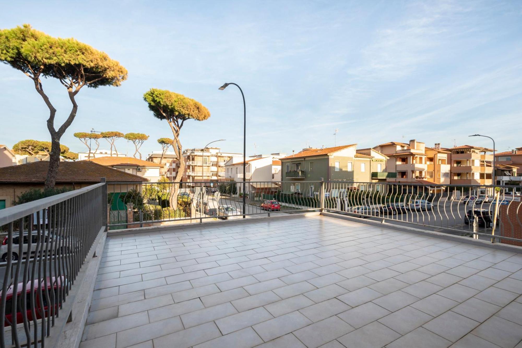Lola Piccolo Hotel E Appartamenti Marina di Grosseto Bagian luar foto
