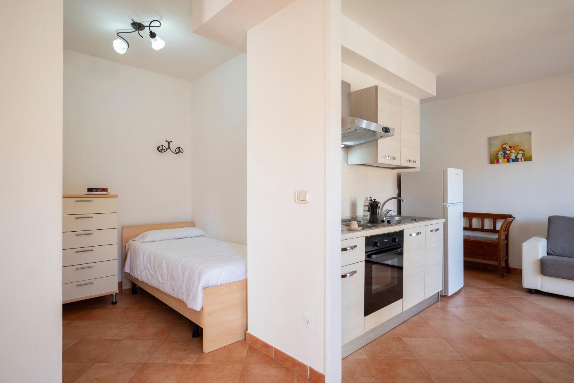 Lola Piccolo Hotel E Appartamenti Marina di Grosseto Bagian luar foto