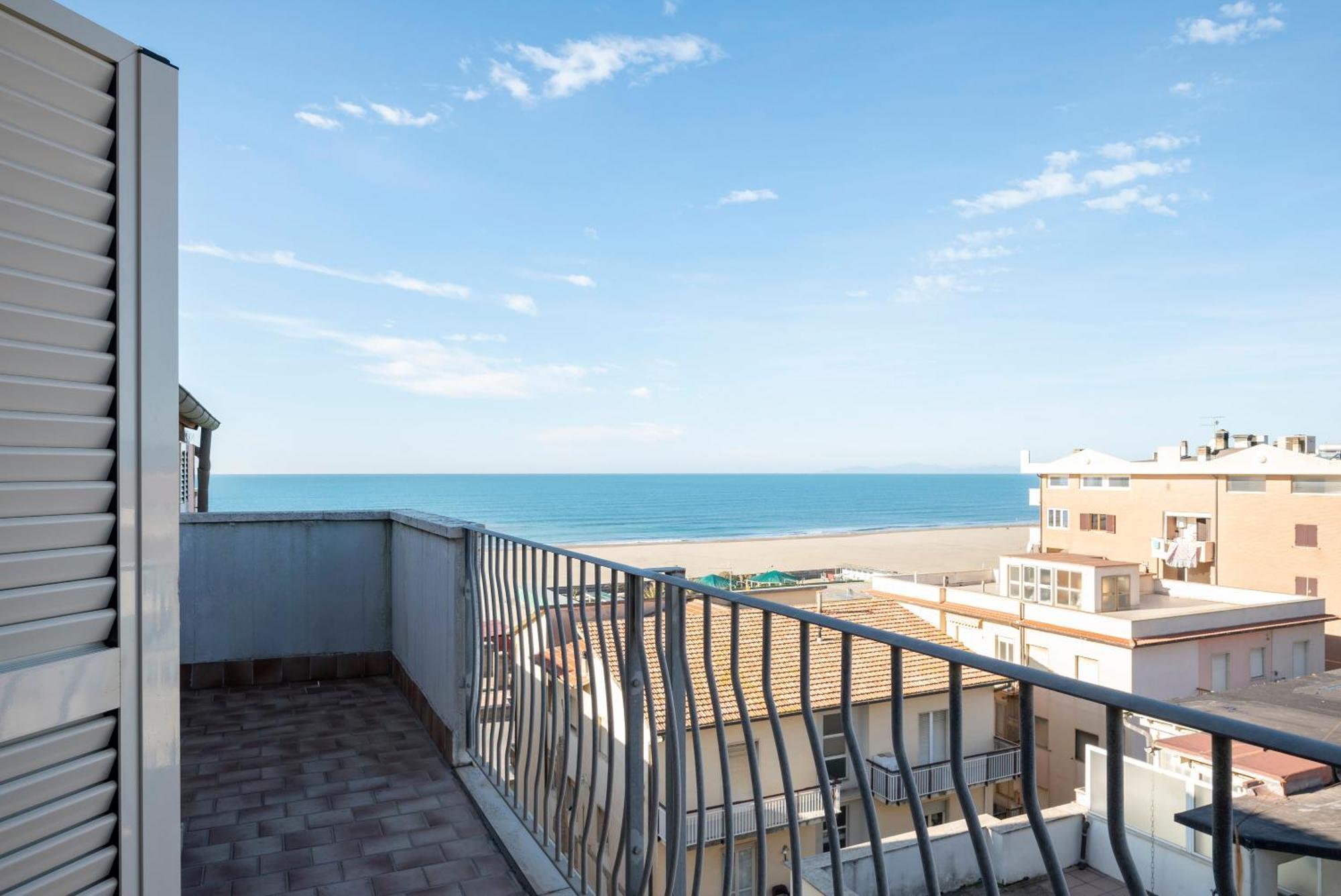 Lola Piccolo Hotel E Appartamenti Marina di Grosseto Bagian luar foto